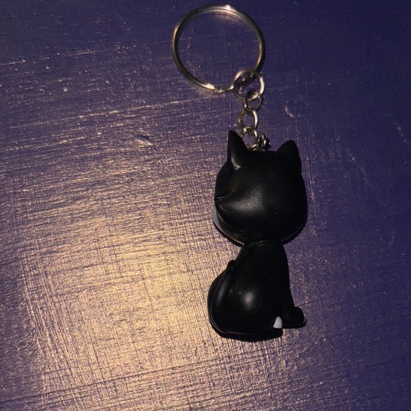 Disneys Minnie Mouse’s pet cat figaro keychain - Picture 4 of 4